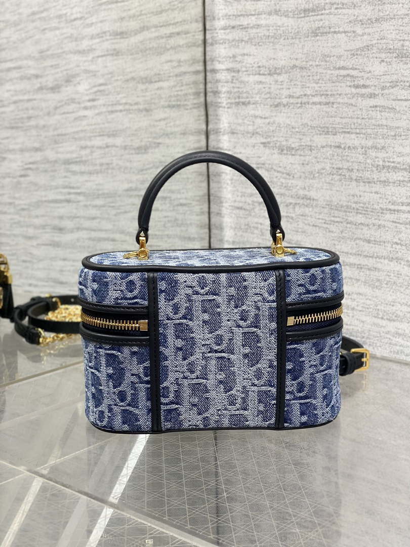 Dior S2332 30 Montaigne Mini Vanity Case Blue Dior Oblique Jacquard M2032