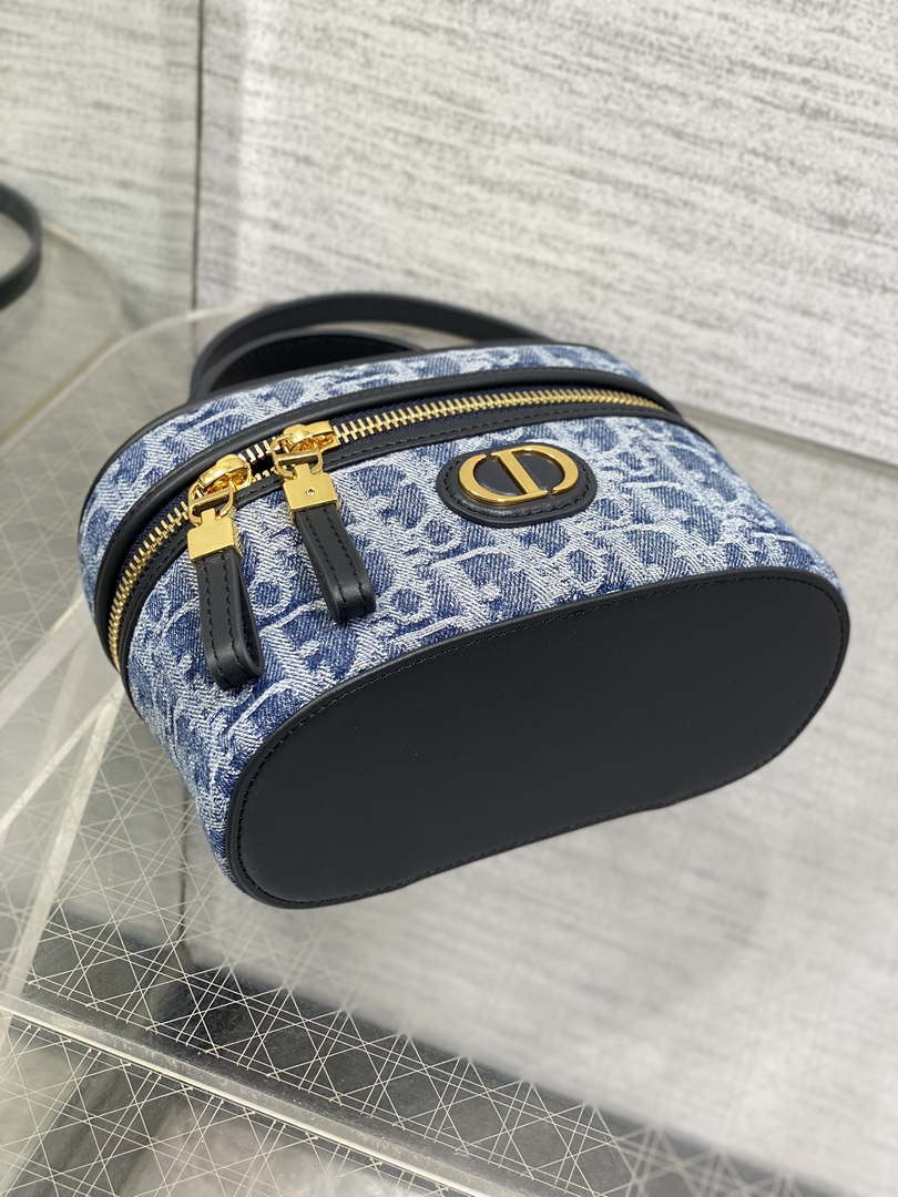 Dior S2332 30 Montaigne Mini Vanity Case Blue Dior Oblique Jacquard M2032