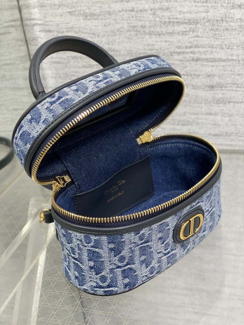 Dior S2332 30 Montaigne Mini Vanity Case Blue Dior Oblique Jacquard M2032