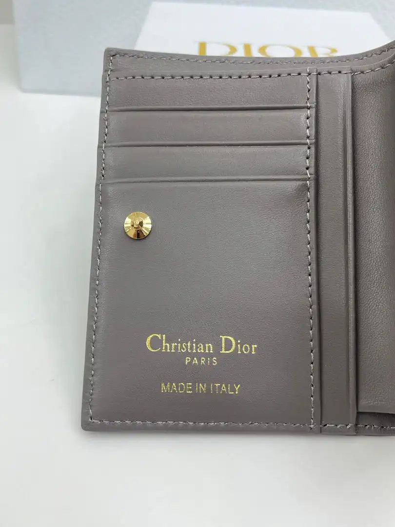 Dior S4208 Dior Caro Dahlia Wallet Macaron Gray Cannage Lambskin with Heart Motif