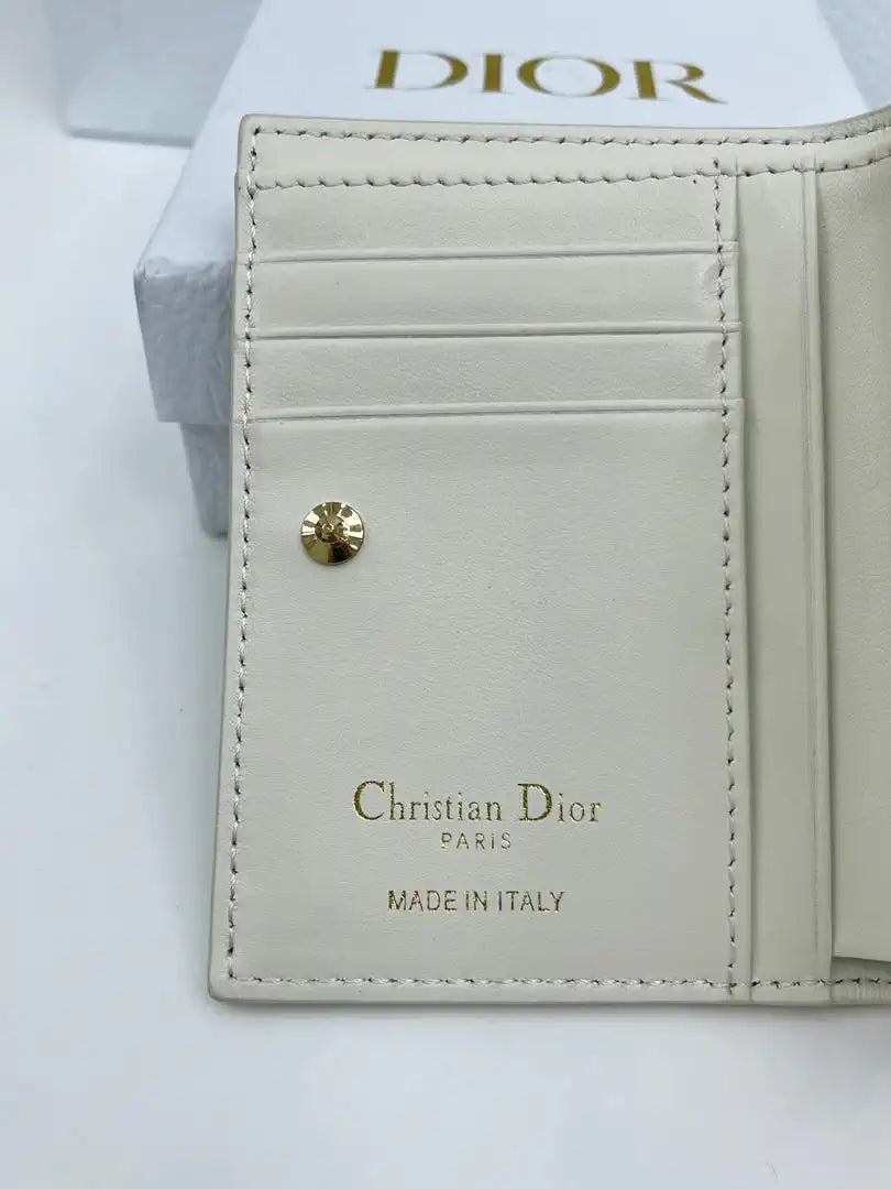 Dior S4208 Dior Caro Dahlia Wallet Macaron White Cannage Lambskin with Heart Motif