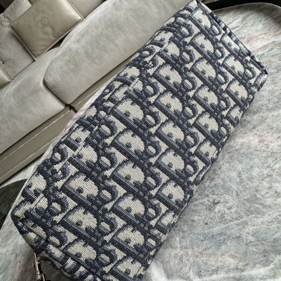 Dior S5554 Medium DiorTravel Nomad Pouch Blue Dior Oblique Jacquard