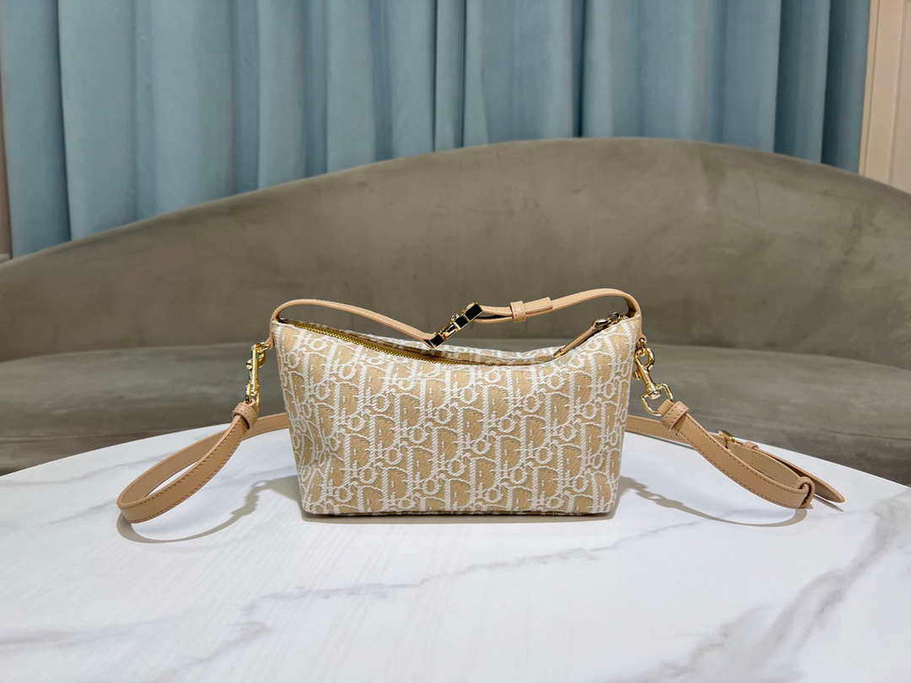 Dior S5554 Medium DiorTravel Nomad Pouch Natural Dior Oblique Jacquard
