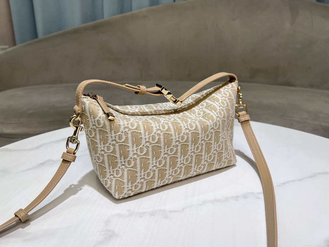 Dior S5554 Medium DiorTravel Nomad Pouch Natural Dior Oblique Jacquard