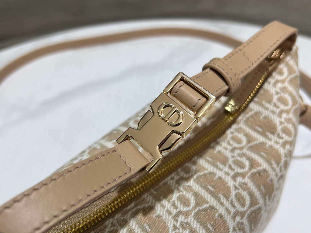 Dior S5554 Medium DiorTravel Nomad Pouch Natural Dior Oblique Jacquard
