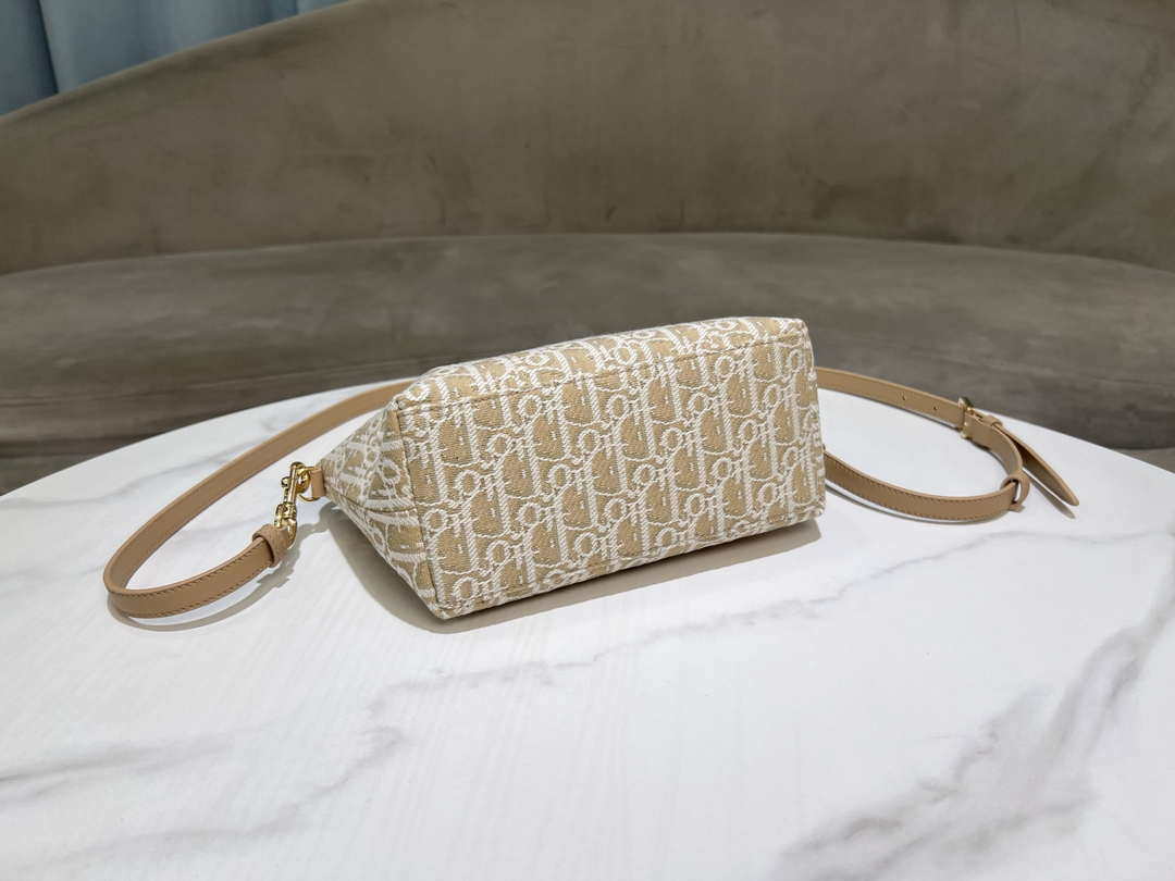 Dior S5554 Medium DiorTravel Nomad Pouch Natural Dior Oblique Jacquard