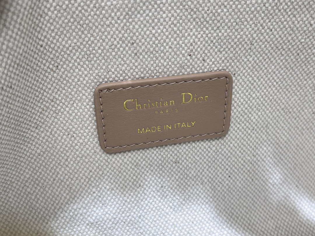 Dior S5554 Medium DiorTravel Nomad Pouch Natural Dior Oblique Jacquard