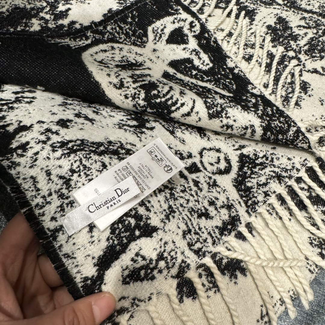 Dior Scarves Designer Scarf D63282 - Default Title - View 5