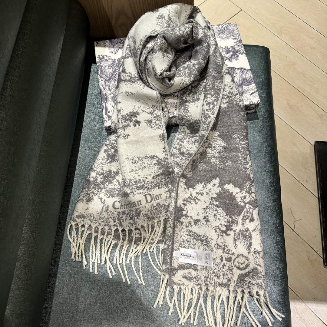 Dior Scarves Designer Scarf D63283 - Default Title - View 1