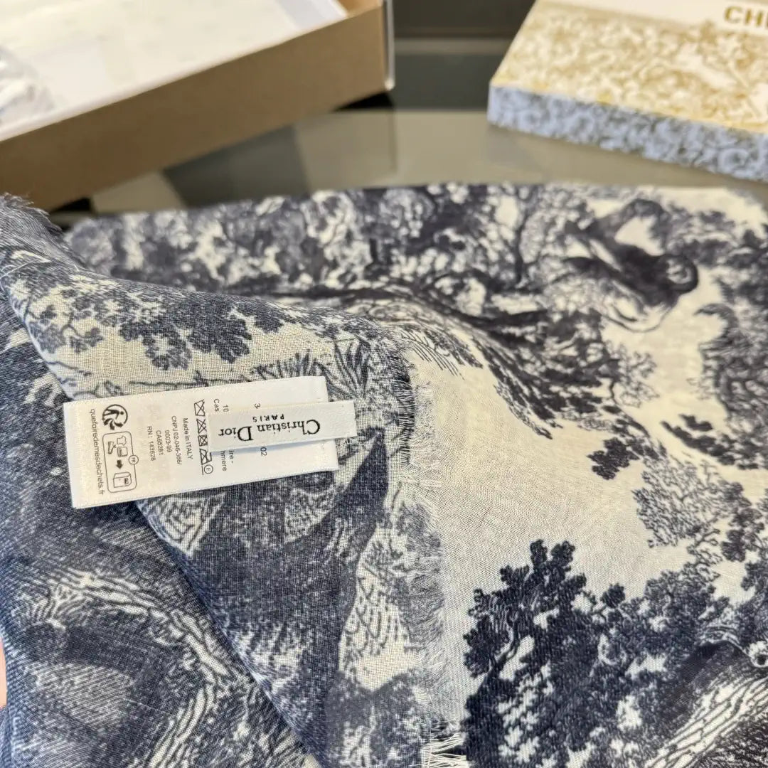 Dior Scarves Dior Elegant Animal Jungle Silk Cashmere Scarf& Shawl  Cashmere D63419