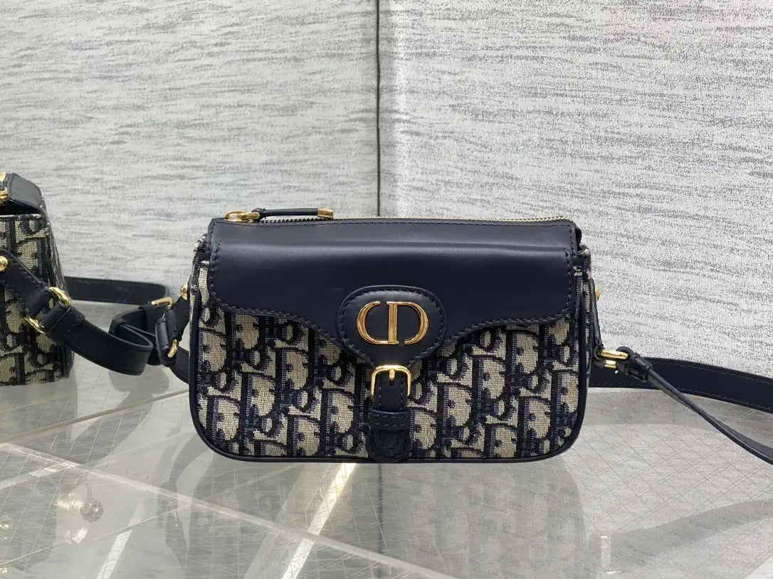 Dior Small 30 Montaigne Pocket Bag Blue Dior Oblique Jacquard and Smooth Calfskin M4600
