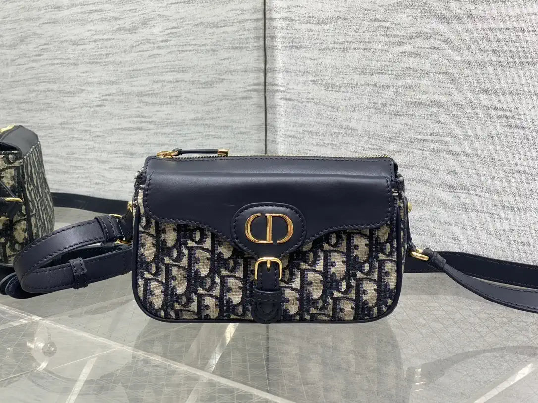 Dior Small 30 Montaigne Pocket Bag Blue Dior Oblique Jacquard and Smooth Calfskin M4600