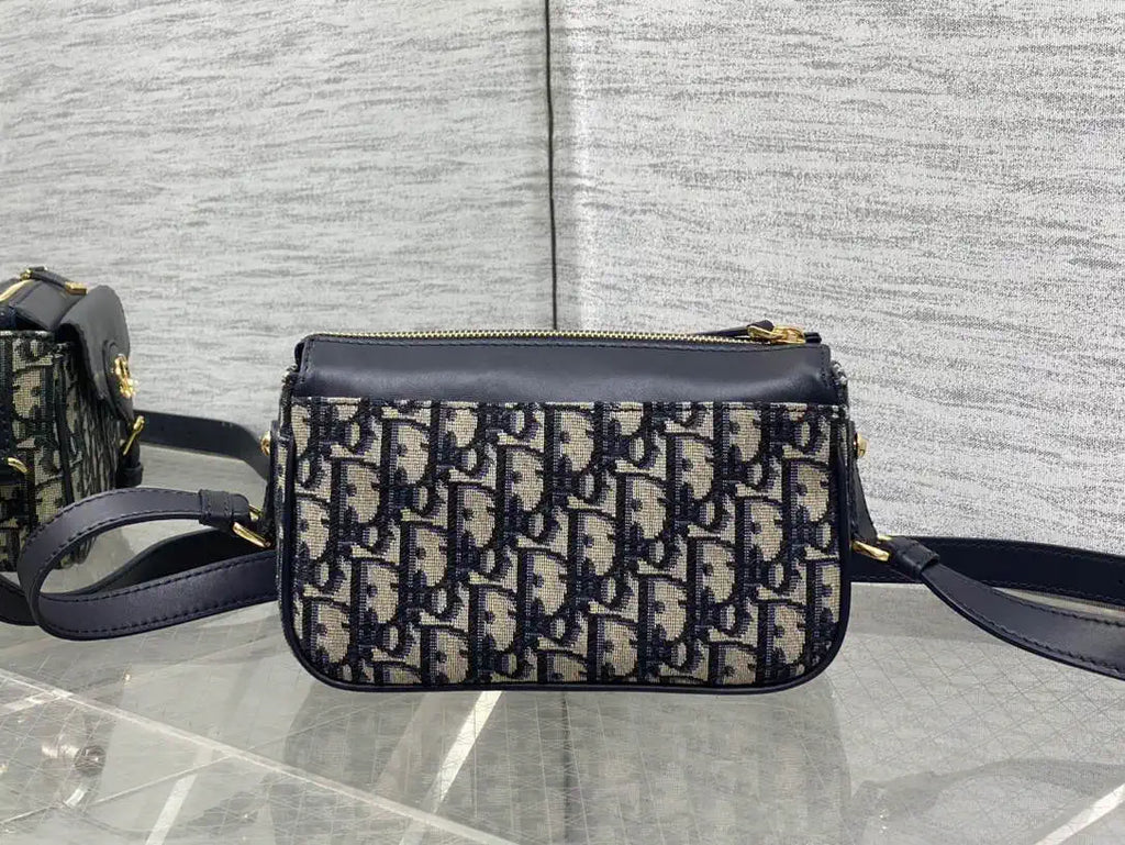 Dior Small 30 Montaigne Pocket Bag Blue Dior Oblique Jacquard and Smooth Calfskin M4600