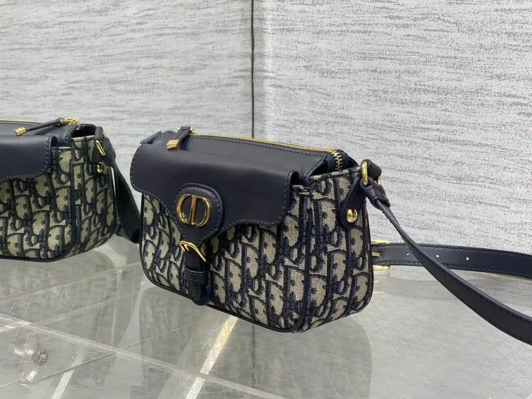 Dior Small 30 Montaigne Pocket Bag Blue Dior Oblique Jacquard and Smooth Calfskin M4600
