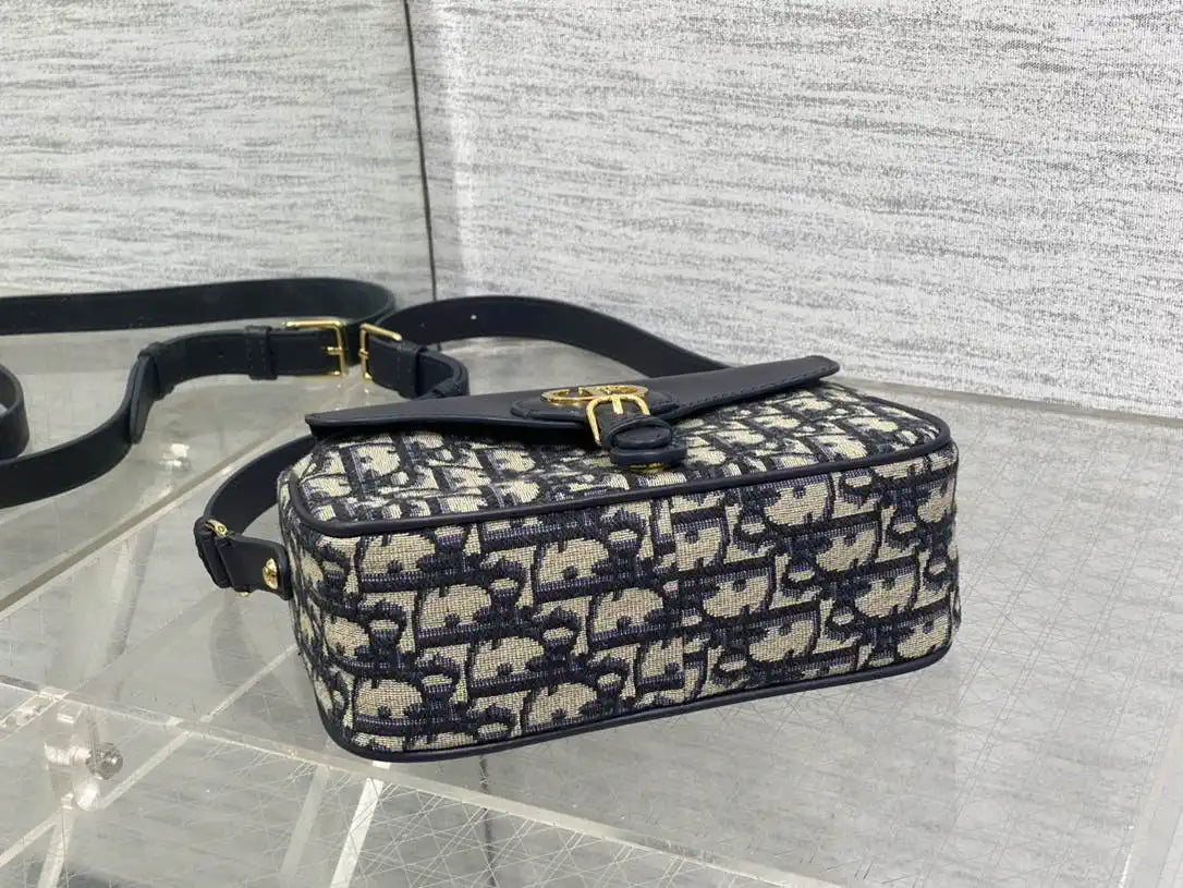 Dior Small 30 Montaigne Pocket Bag Blue Dior Oblique Jacquard and Smooth Calfskin M4600