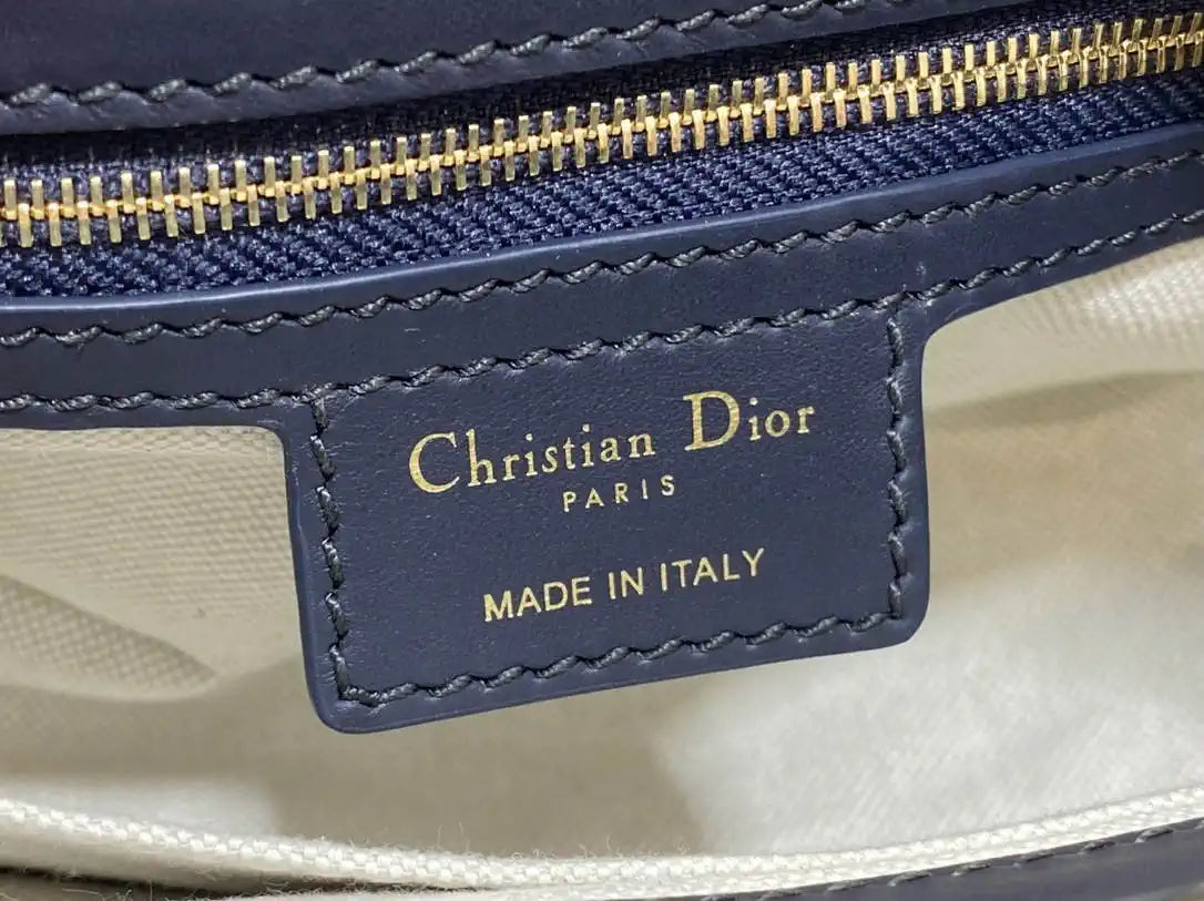 Dior Small 30 Montaigne Pocket Bag Blue Dior Oblique Jacquard and Smooth Calfskin M4600