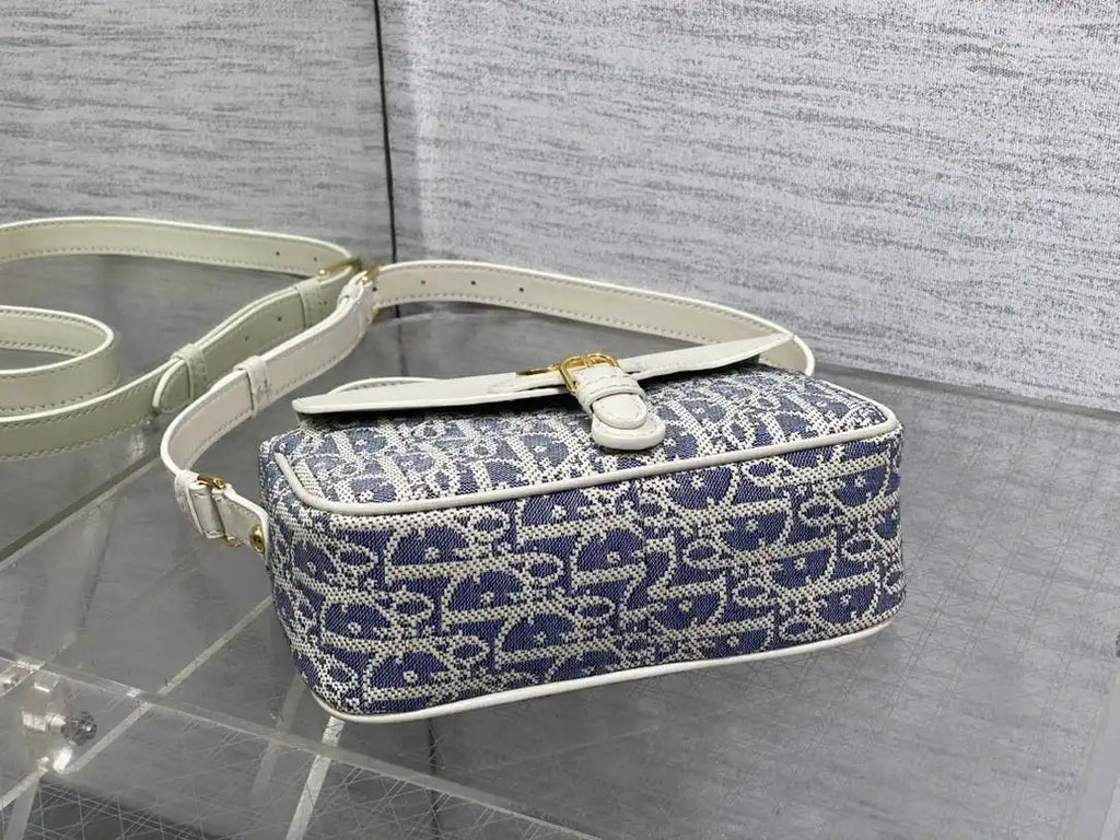 Dior Small 30 Montaigne Pocket Bag Dior Oblique Chambray Light Blue M4600