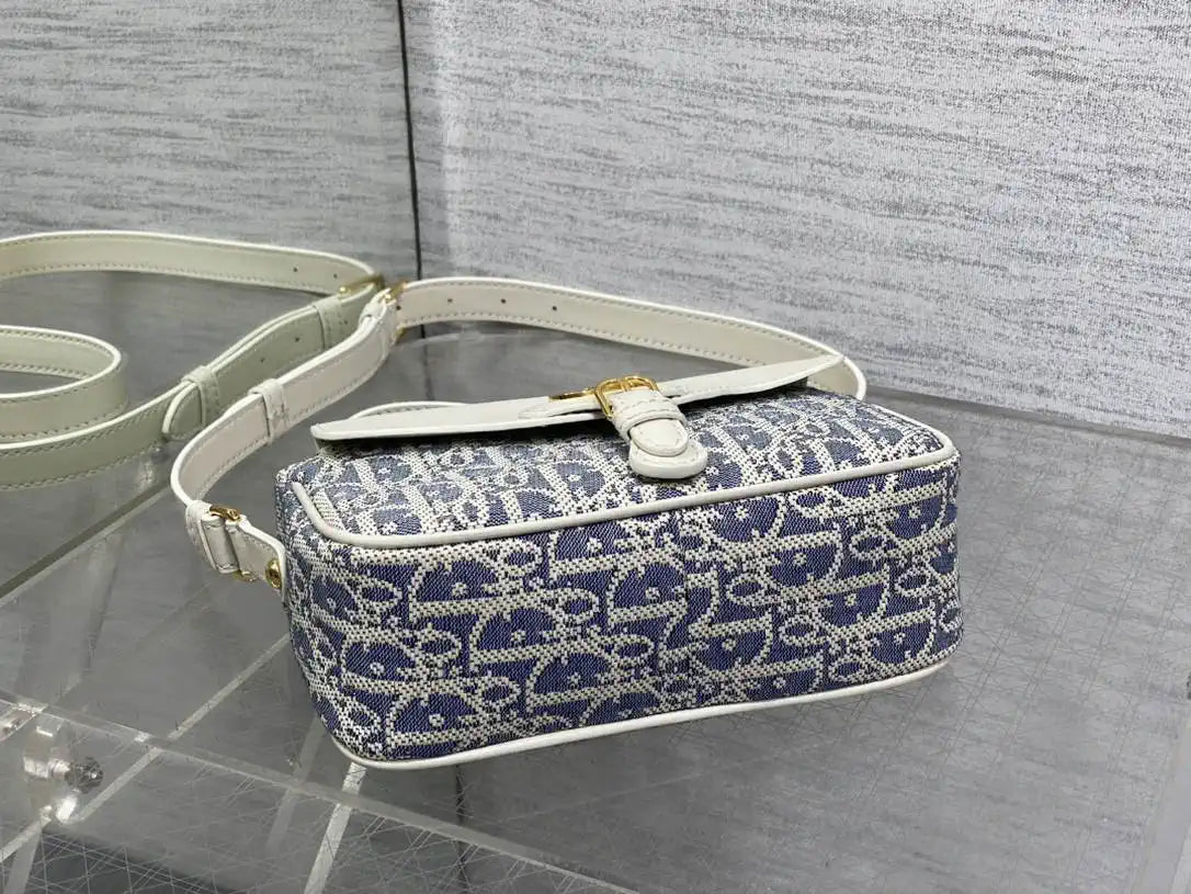 Dior Small 30 Montaigne Pocket Bag Dior Oblique Chambray Light Blue M4600