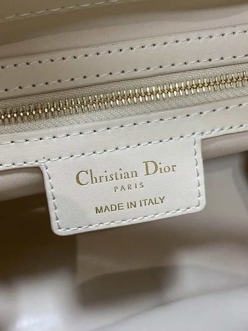 Dior Small D-Motion Bag Macrocannage Lambskin M2851 Ivory