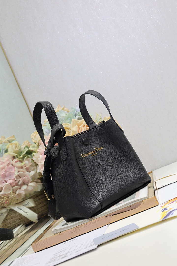 Dior M2840 Small Signature Bucket Bag Grained Calfskin M28410 Black