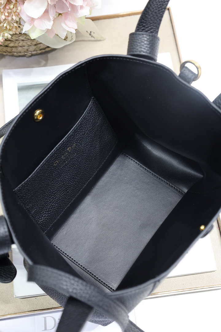 Dior M2840 Small Signature Bucket Bag Grained Calfskin M28410 Black