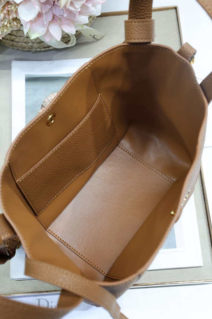 Dior M2840 Small Signature Bucket Bag Grained Calfskin Brown