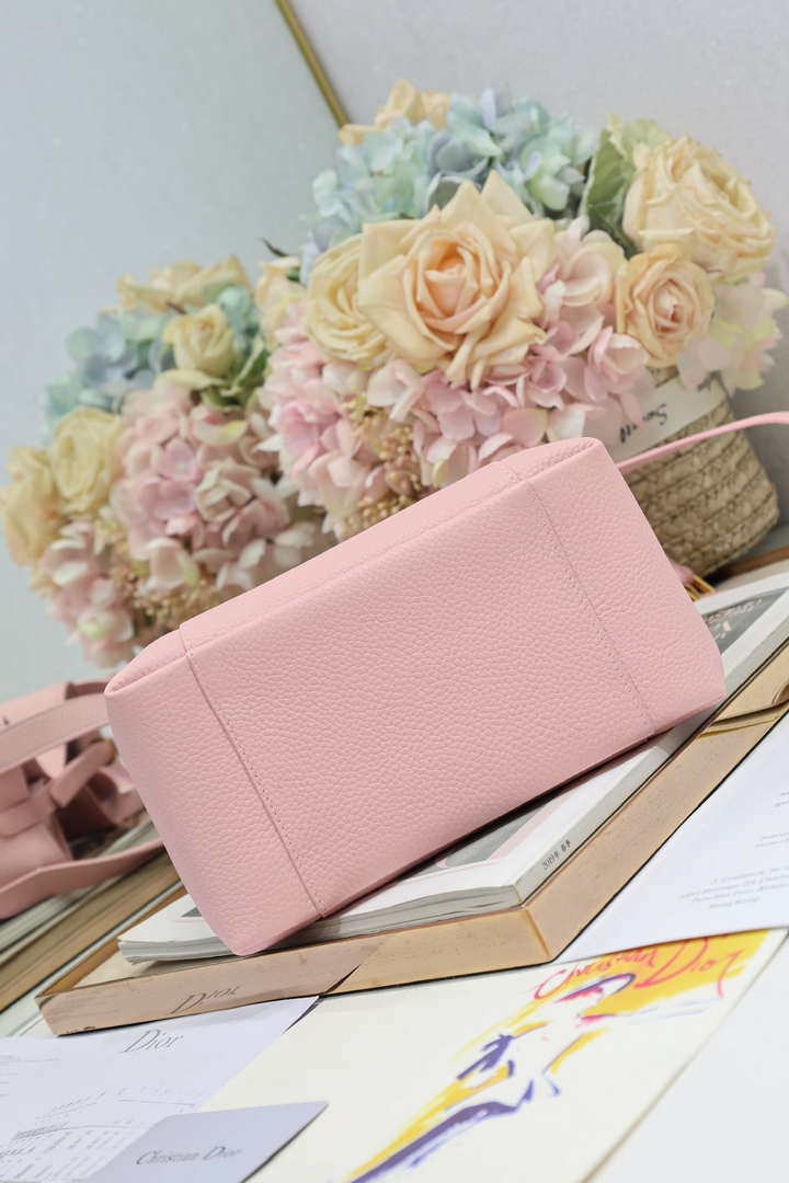 Dior M2840 Small Signature Bucket Bag Grained Calfskin Pink