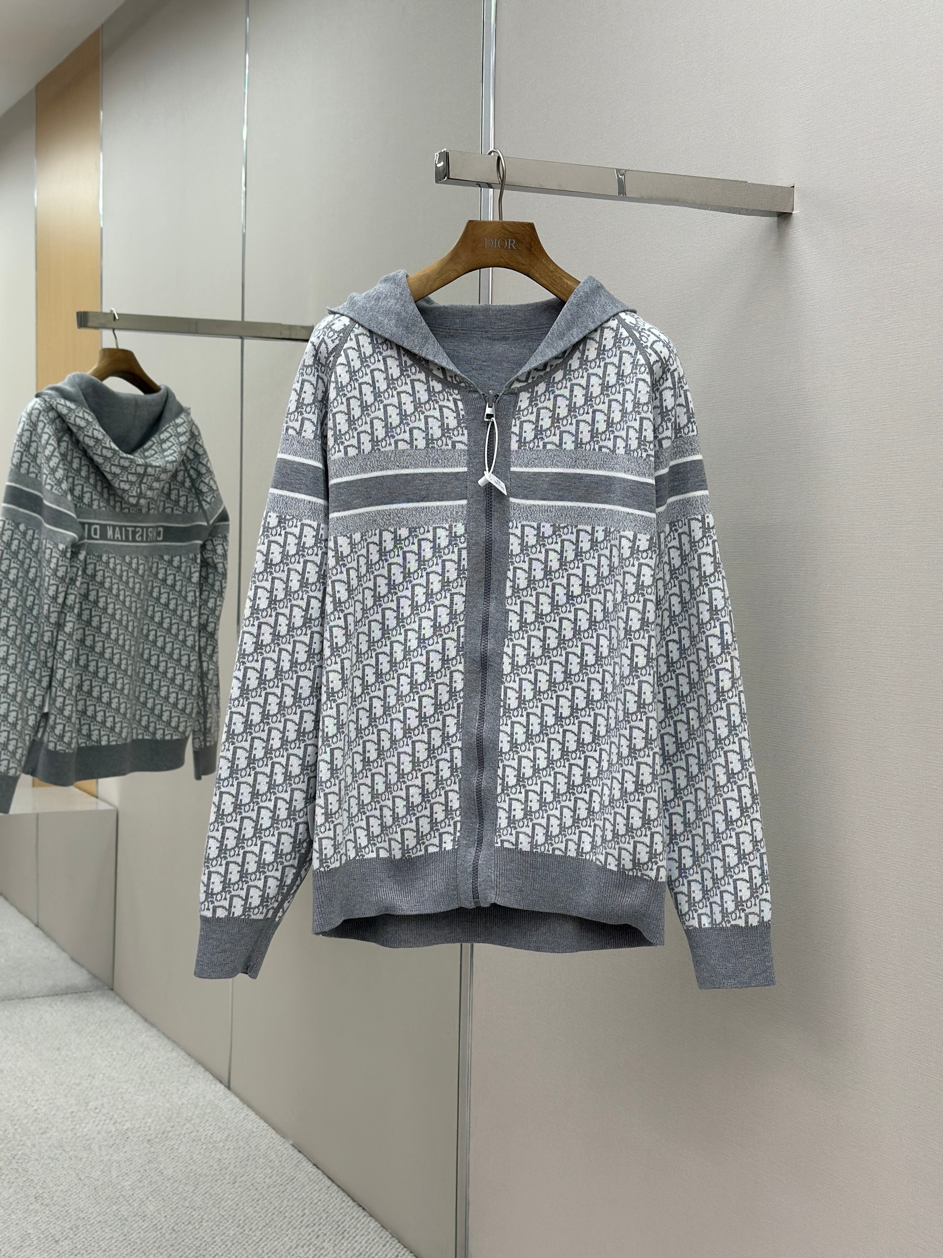 Dior Women Men 2025 Reversible Knit Cardigan cashmere Sweater D38621
