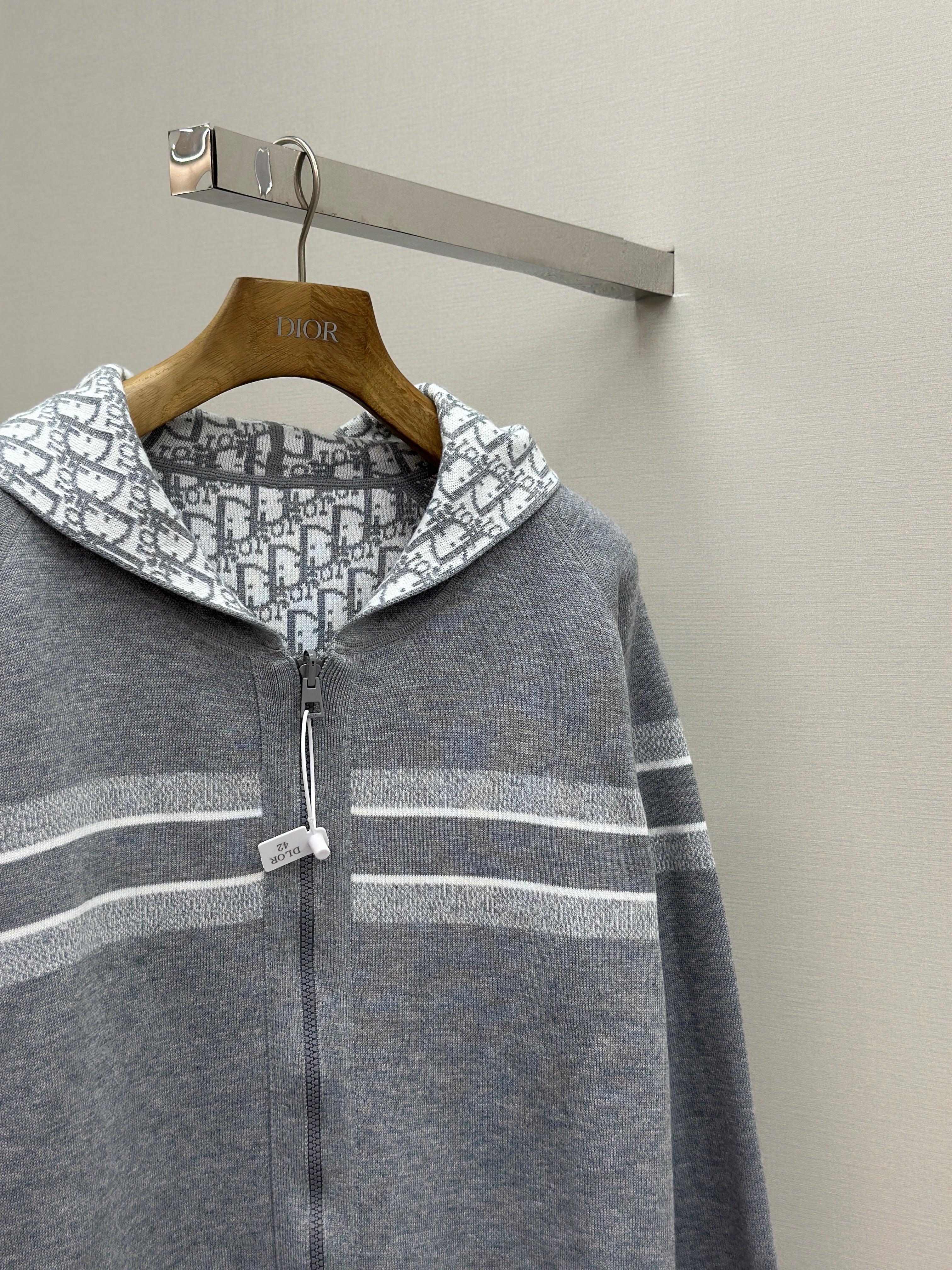 Dior Women Men 2025 Reversible Knit Cardigan cashmere Sweater D38621