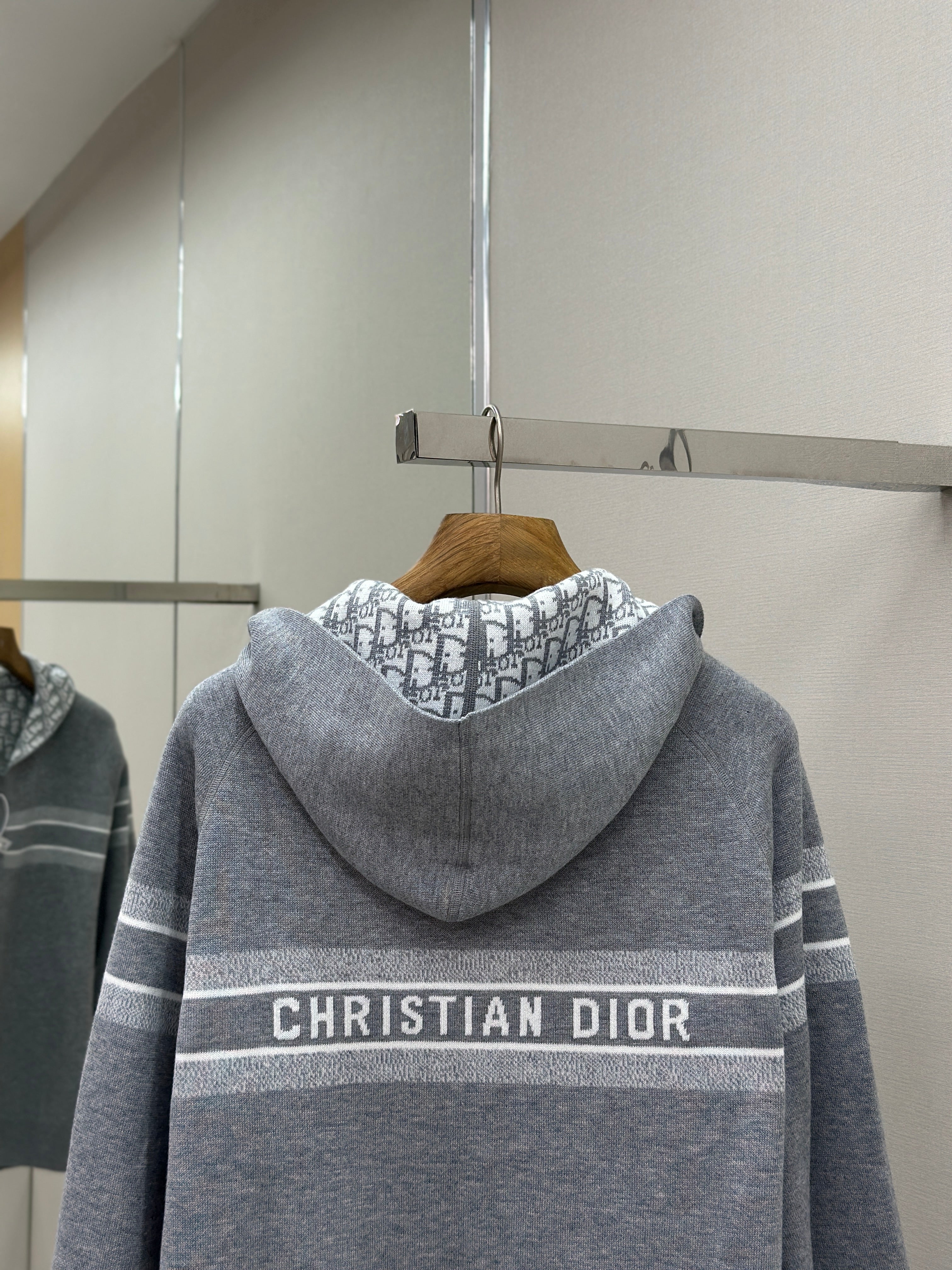 Dior Women Men 2025 Reversible Knit Cardigan cashmere Sweater D38621