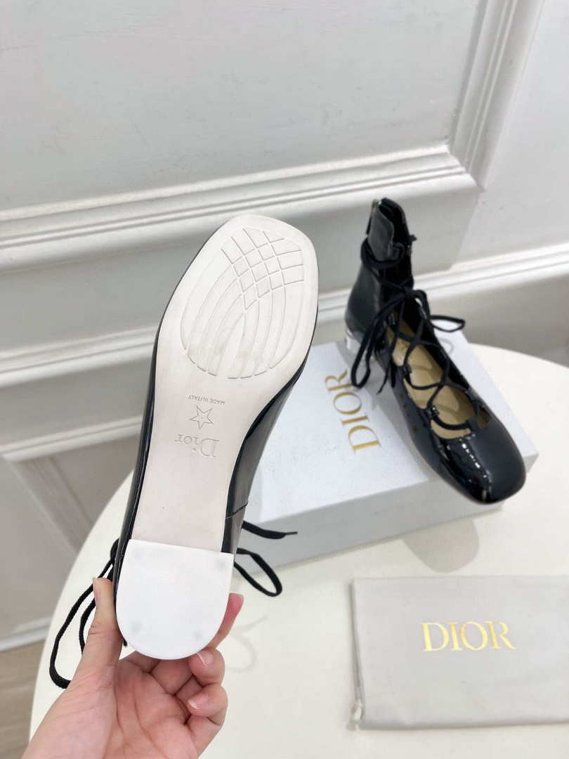 Dior Women¡®s KDI760VNI ARTY lace-up ankle boots in black patent and calfskin