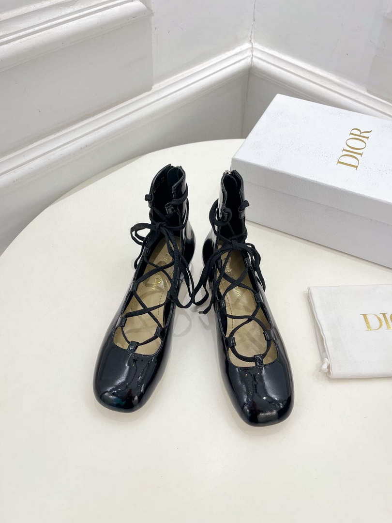 Dior Women¡®s KDI760VNI ARTY lace-up ankle boots in black patent and calfskin
