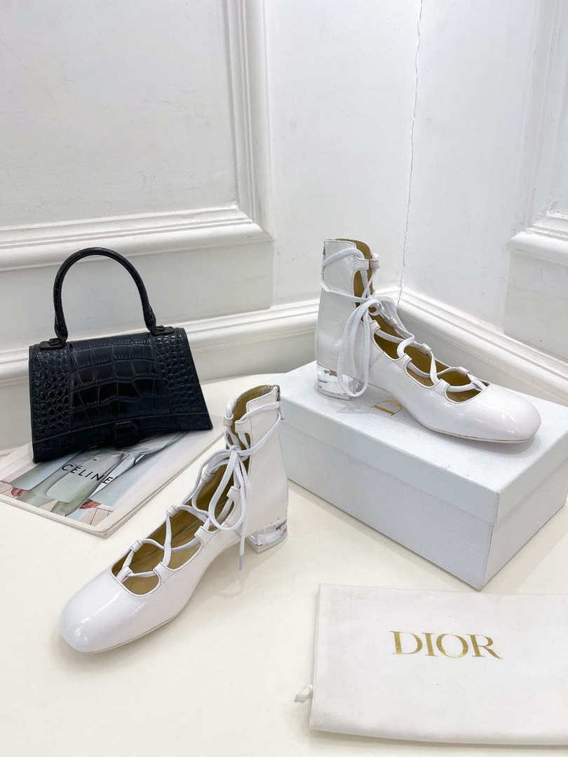 Dior Women¡®s KDI760VNI ARTY lace-up ankle boots in white patent and calfskin