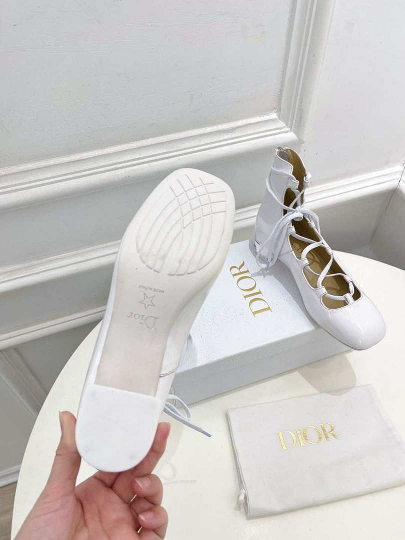 Dior Women¡®s KDI760VNI ARTY lace-up ankle boots in white patent and calfskin