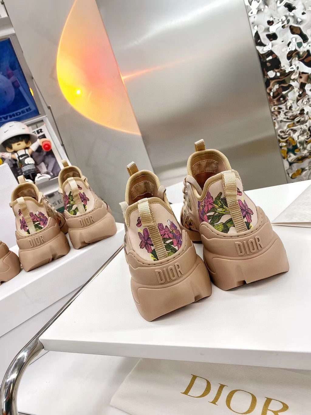 Dior Women¡®s SNEAKER Dior Oblique Canvas D81120 Brown and Pink