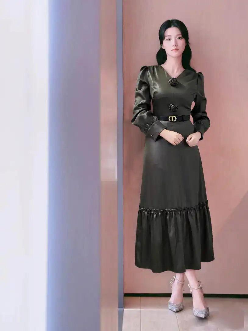 Dior Women V-neck dress with floral embellishment D38696