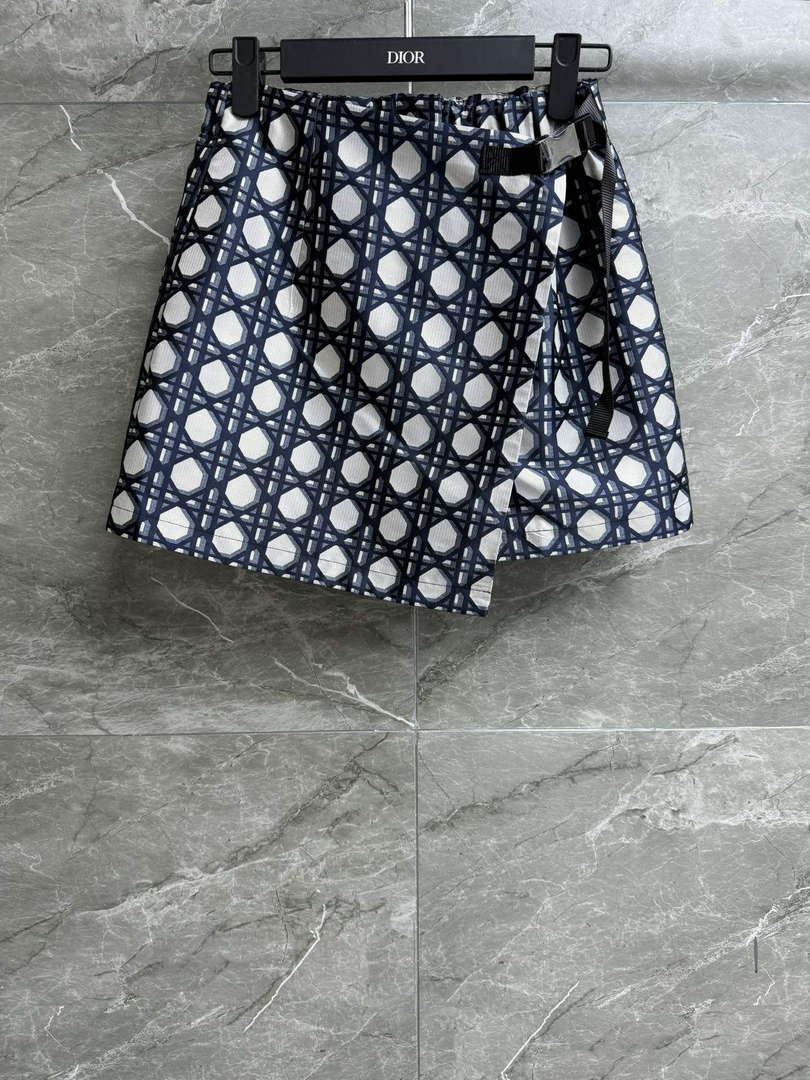 Dior Women's Fashion Clothing Culottes D88382 - S - View 1