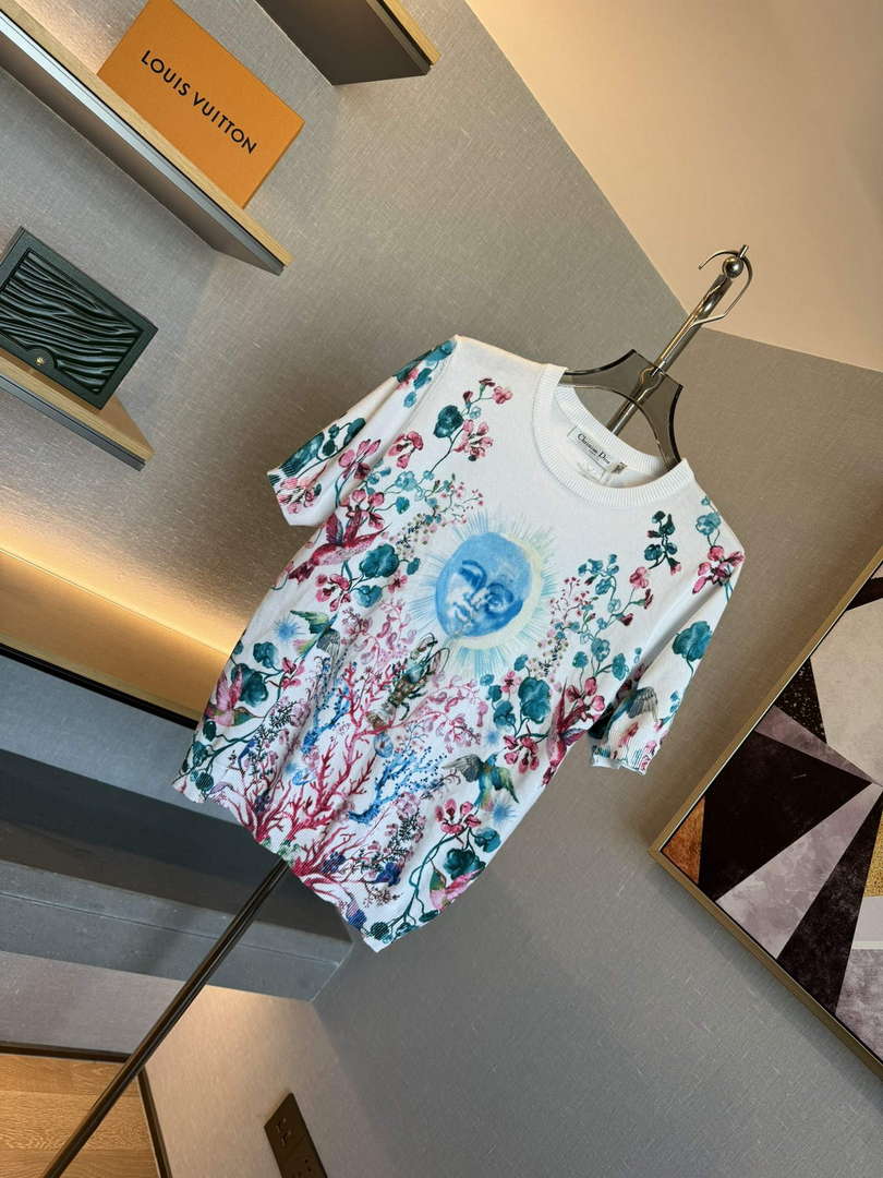 Dior Women's Fashion Clothing T-Shirt D88367