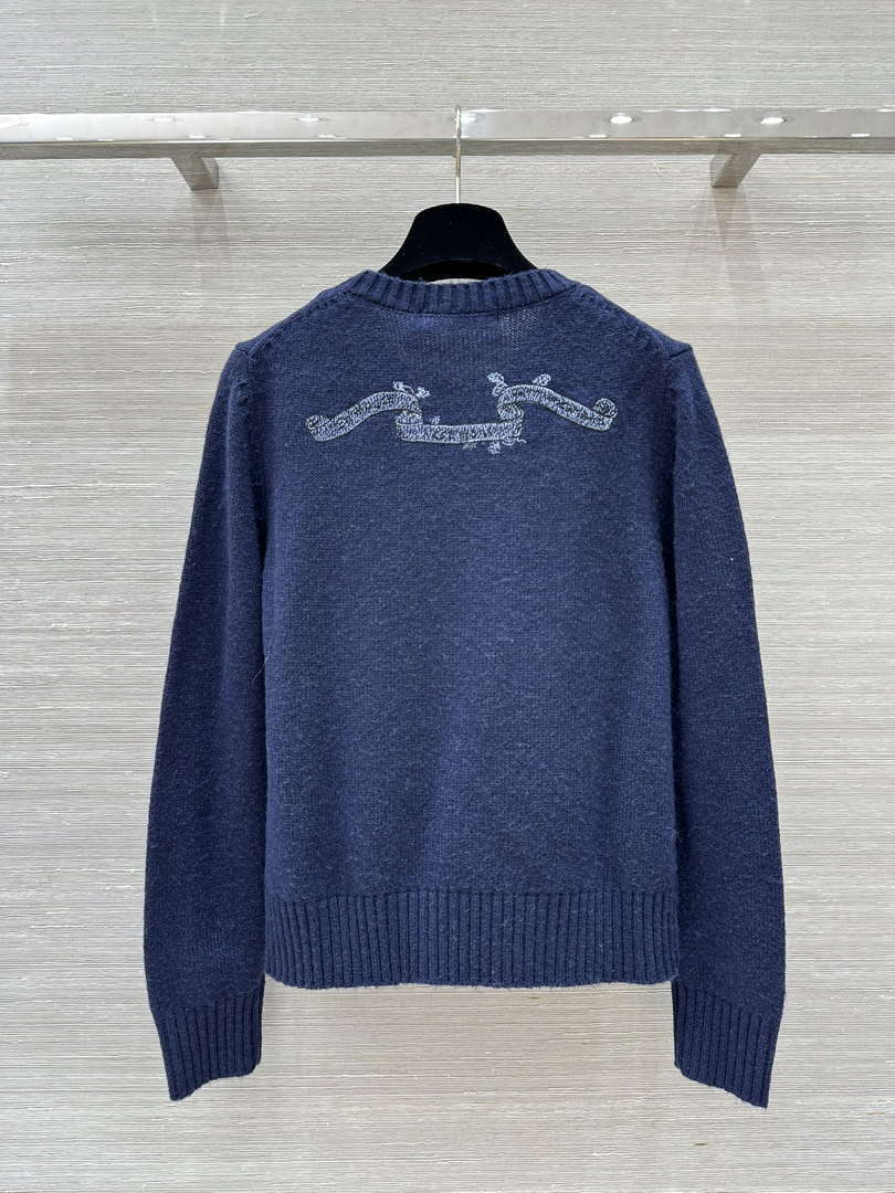 Dior Women's Floral embroidered long sleeves Sweater D38009