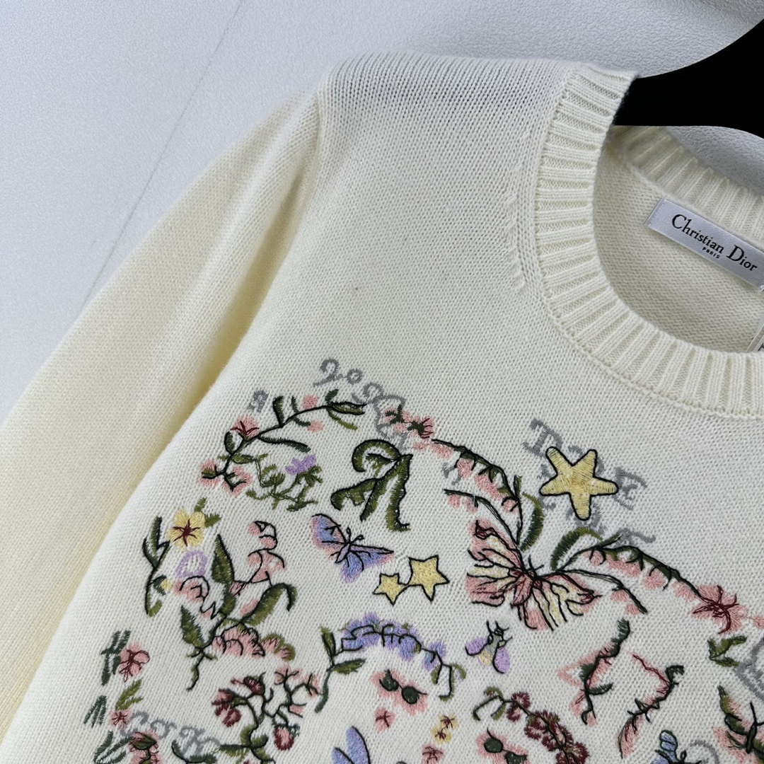 Dior Women's Floral embroidered long sleeves Sweater D38011