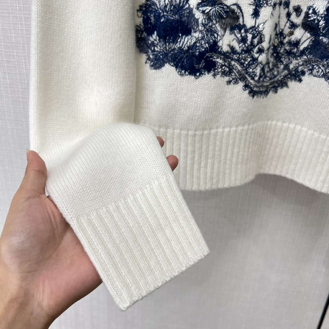 Dior Women's Floral embroidered long sleeves Sweater D38013