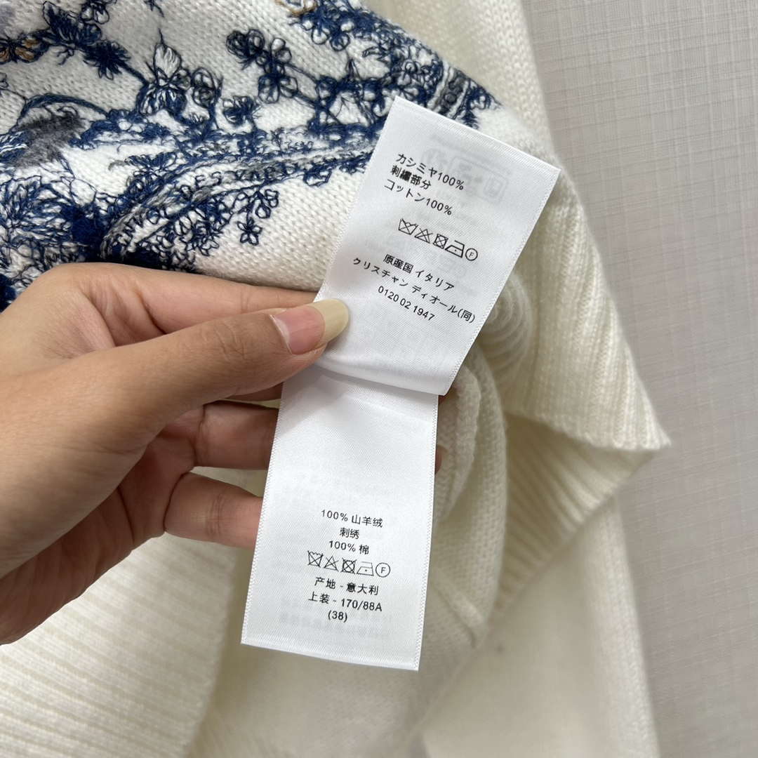 Dior Women's Floral embroidered long sleeves Sweater D38013
