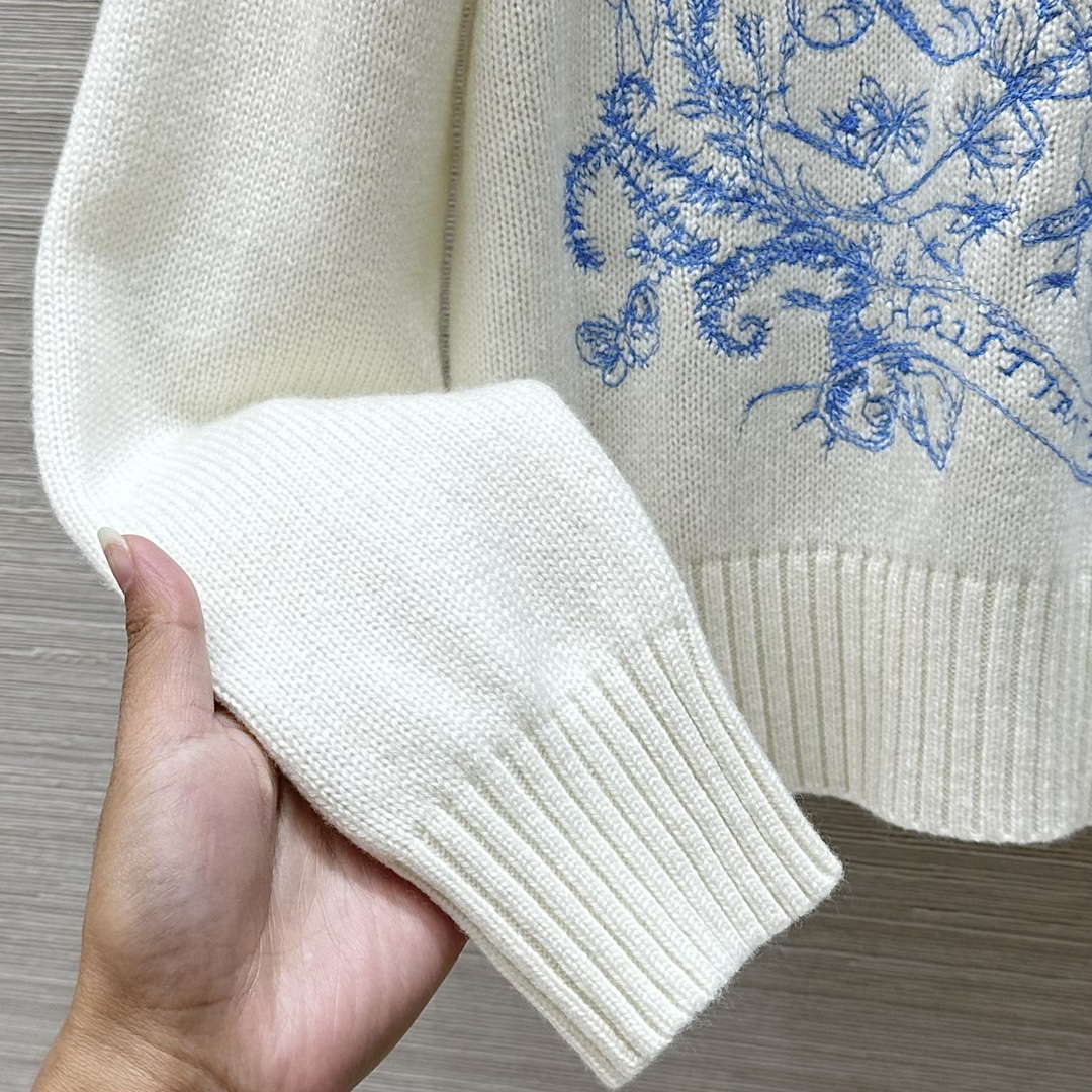 Dior Women's Floral embroidered long sleeves Sweater D38016