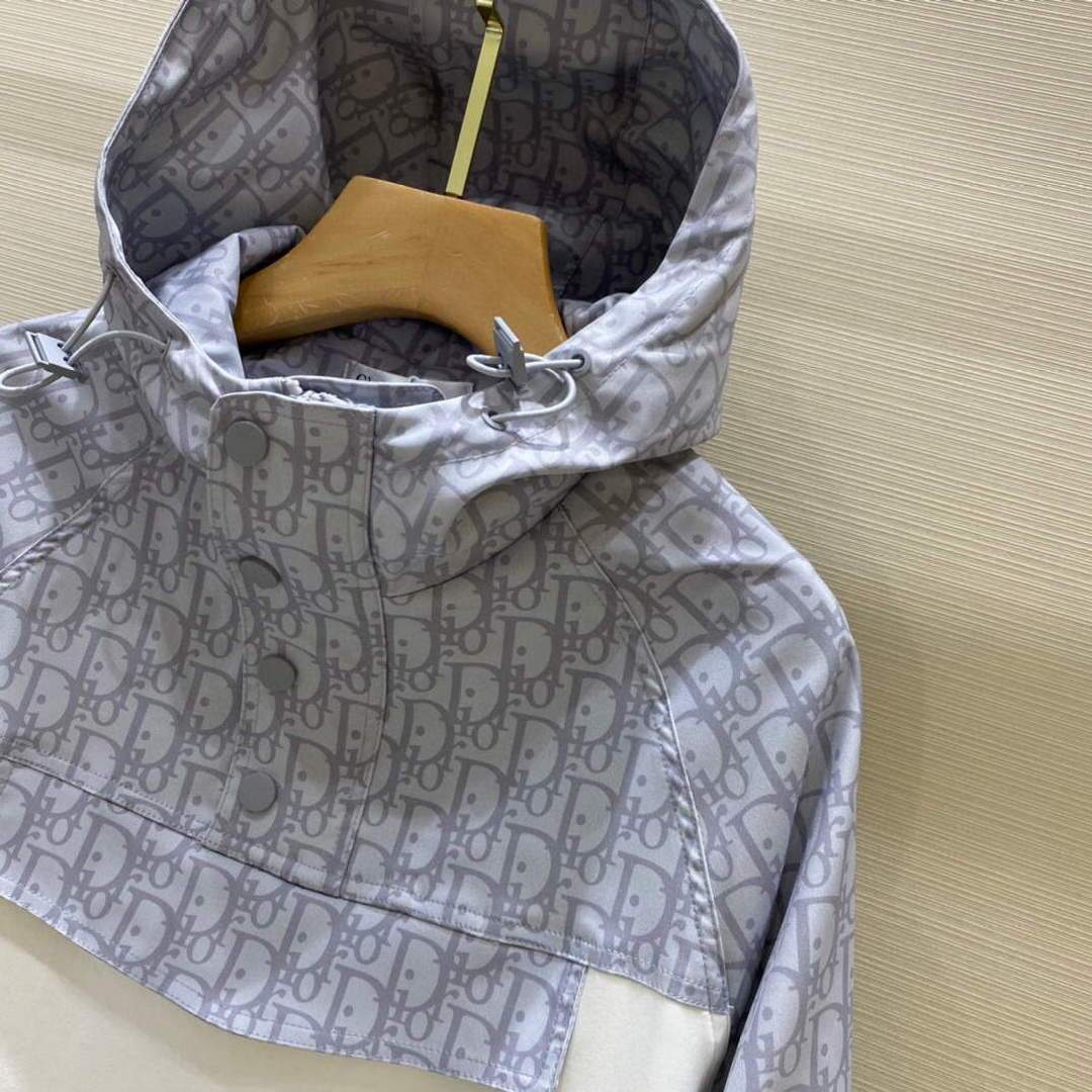 Dior Women's HOODED SHORT ANORAK 38115 Gray and White