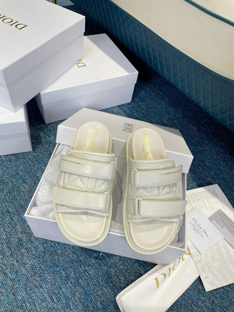 Dior Women's Shoes DIO(R) Evolution Slide Quilted Cannage KCQ716CQC White