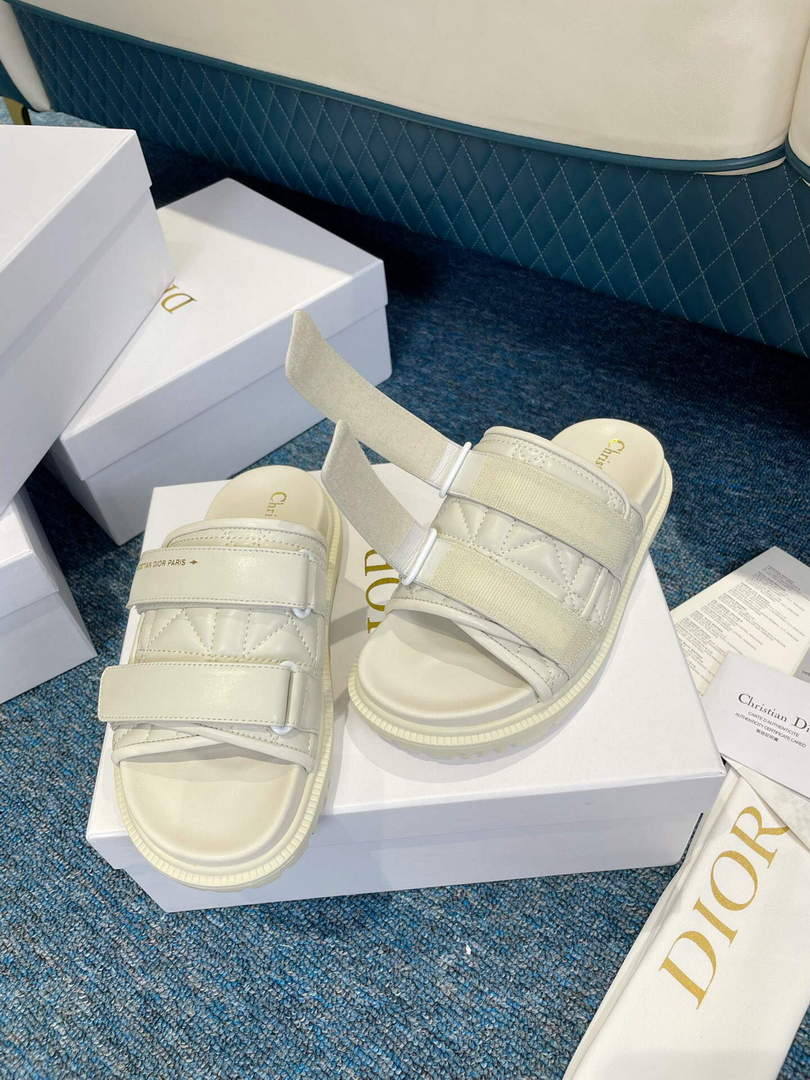 Dior Women's Shoes DIO(R) Evolution Slide Quilted Cannage KCQ716CQC White