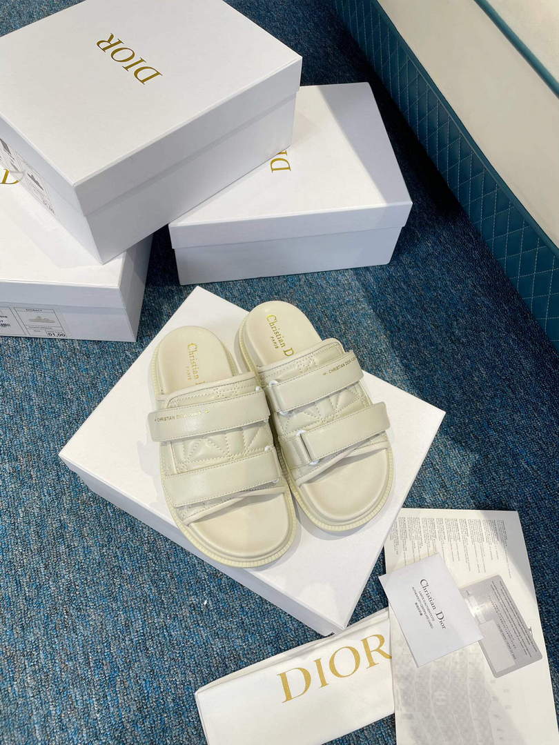 Dior Women's Shoes DIO(R) Evolution Slide Quilted Cannage KCQ716CQC White