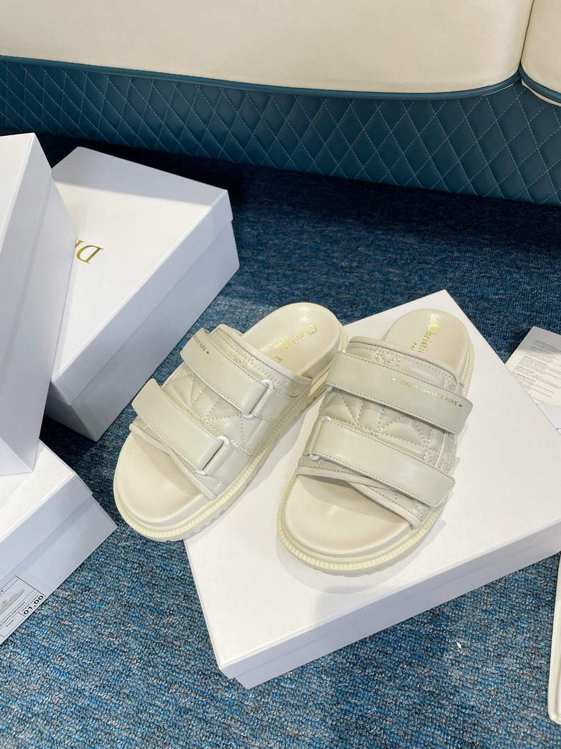 Dior Women's Shoes DIO(R) Evolution Slide Quilted Cannage KCQ716CQC White