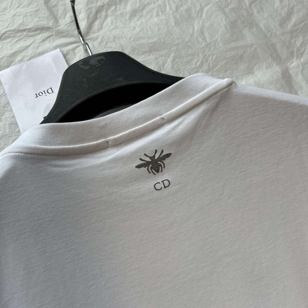 Dior Women's T-shirt Fashion Clothing D82561