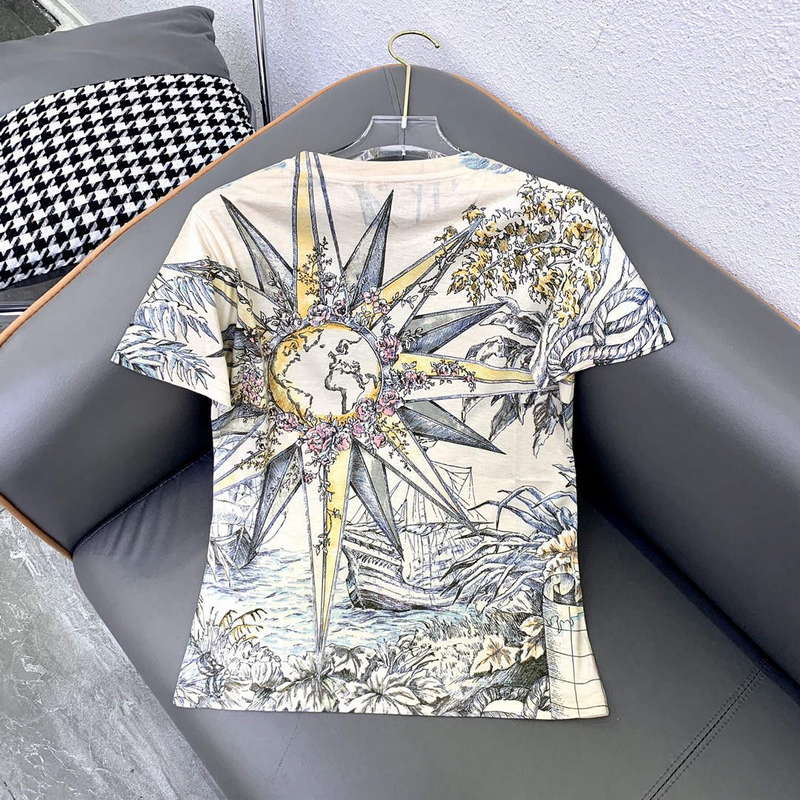 Dior Women's T-shirt Fashion Clothing D82560